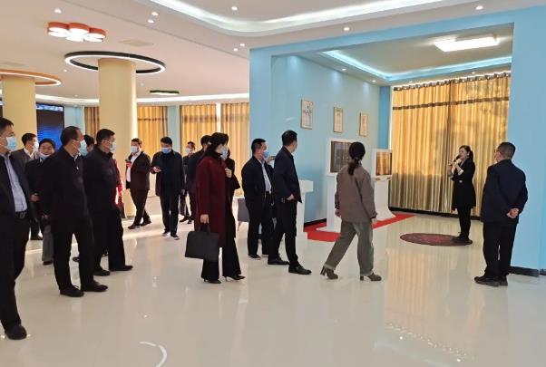漯河市臨潁縣政法委領(lǐng)導(dǎo)到西平縣社會(huì)心理服務(wù)中心參觀考察